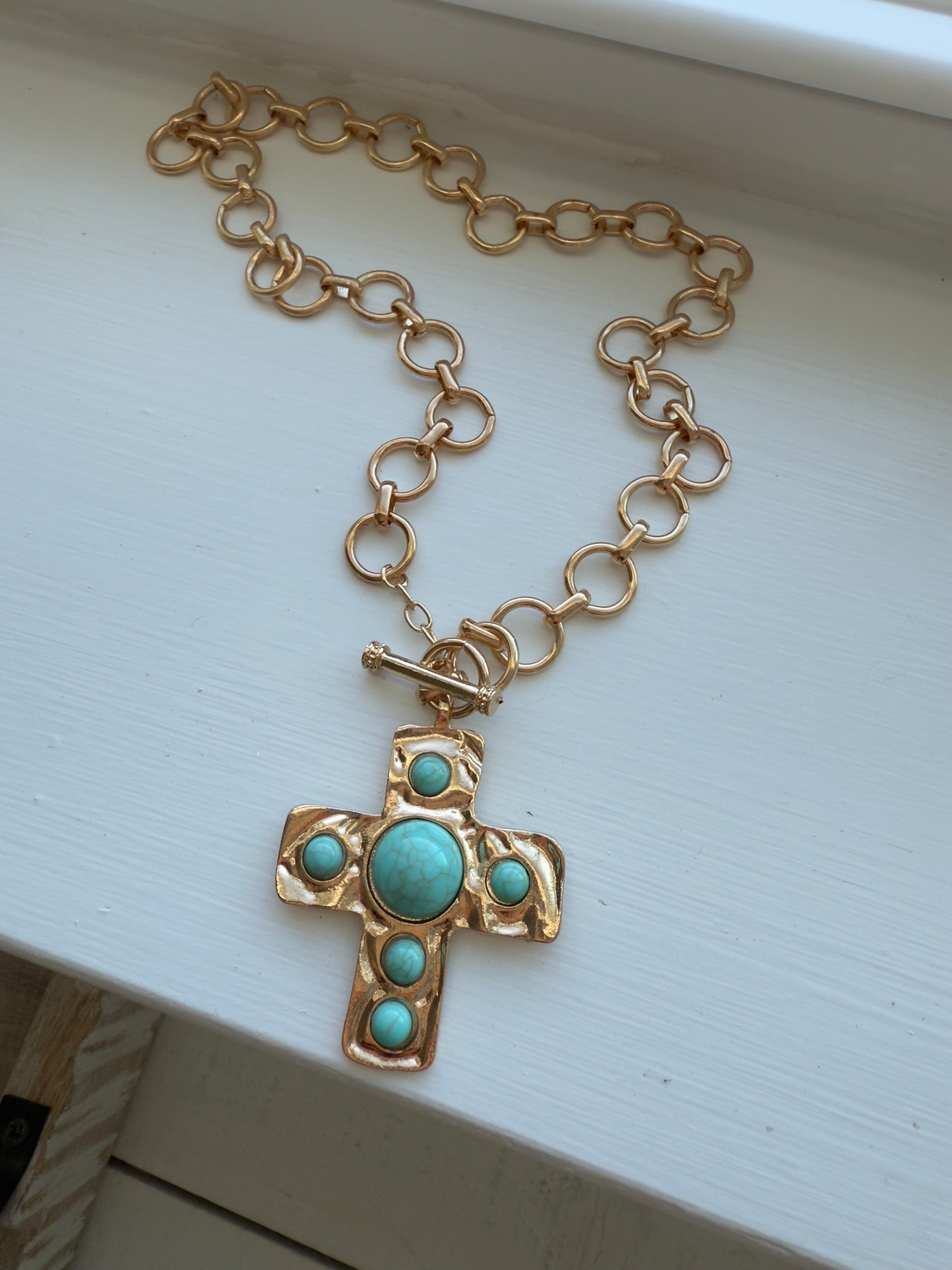 Hammered Crossroads Toggle Necklace