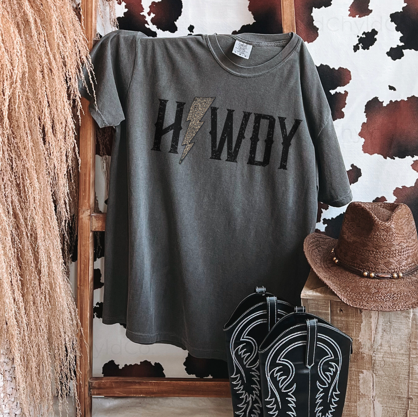 Howdy Distressed Vintage Tee