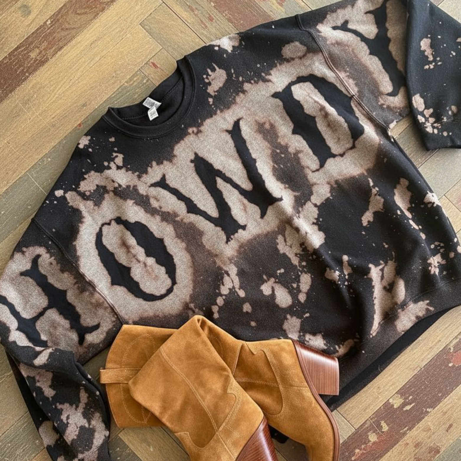 HOWDY- Edgy Bleached Crewneck